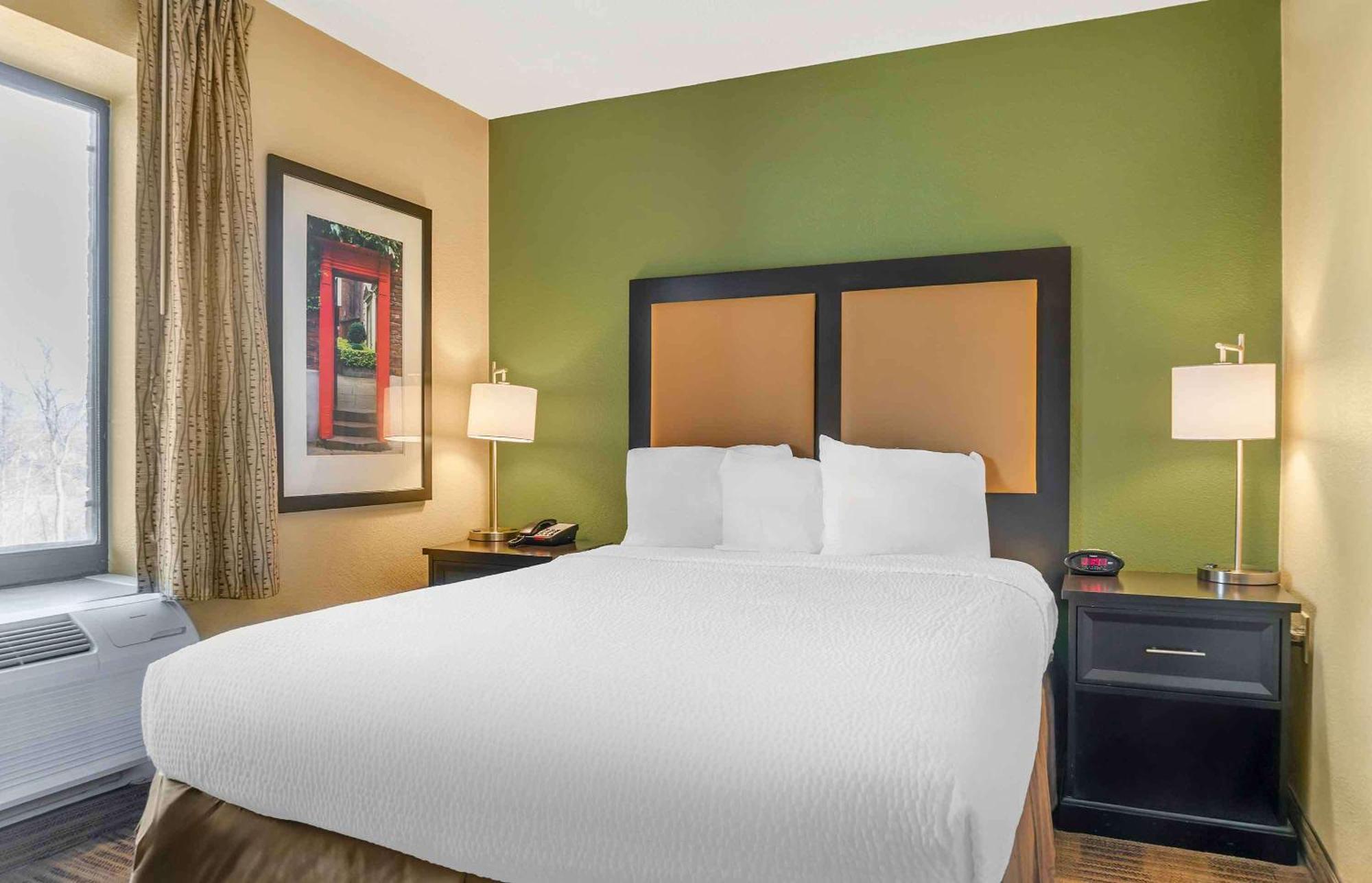 Extended America Select - Detroit - - South Ann Arbor